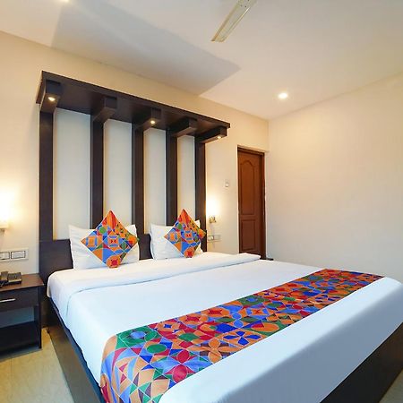 Zion Plaza Hotel Недумбасери Екстериор снимка