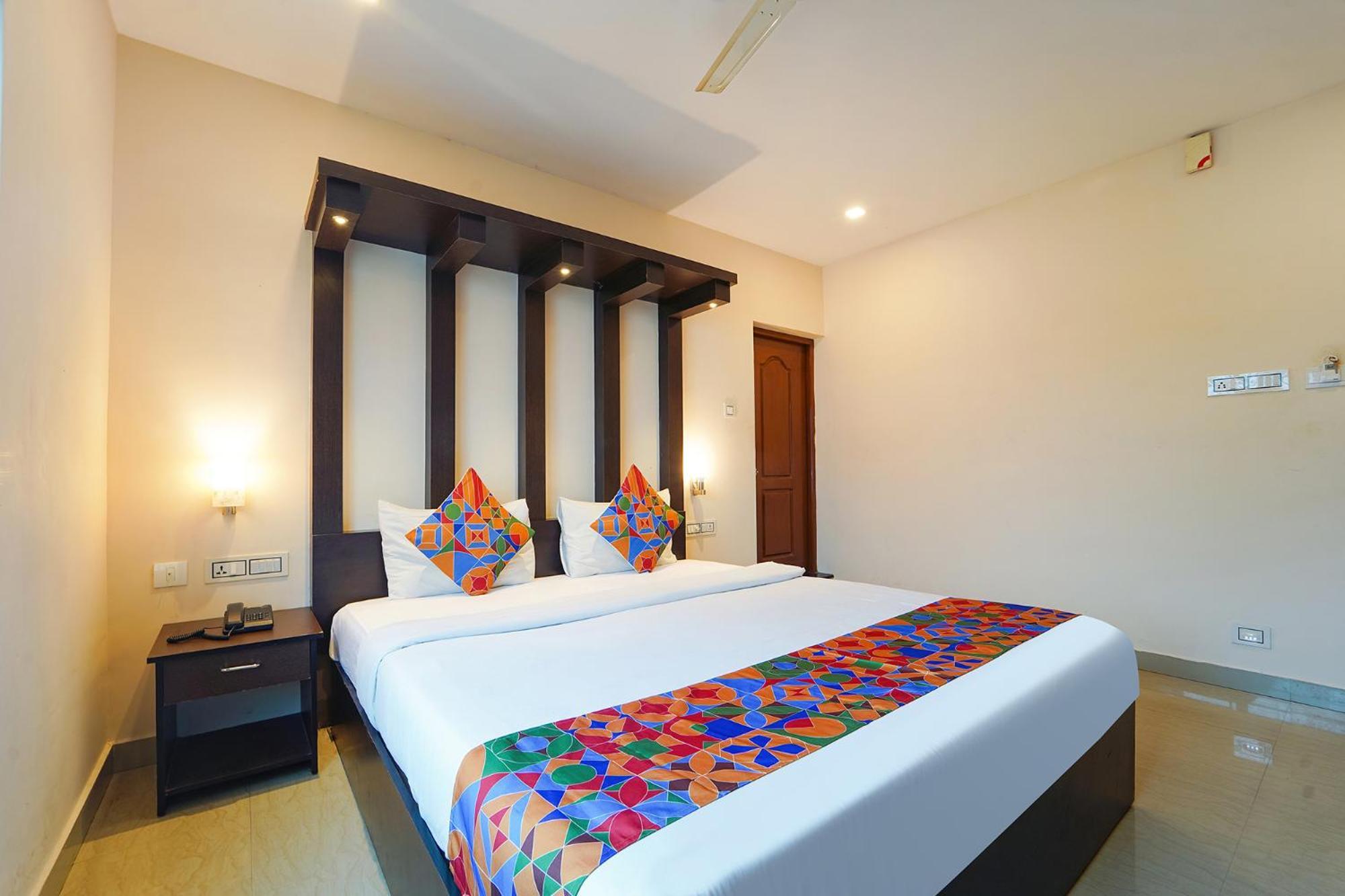 Zion Plaza Hotel Недумбасери Екстериор снимка