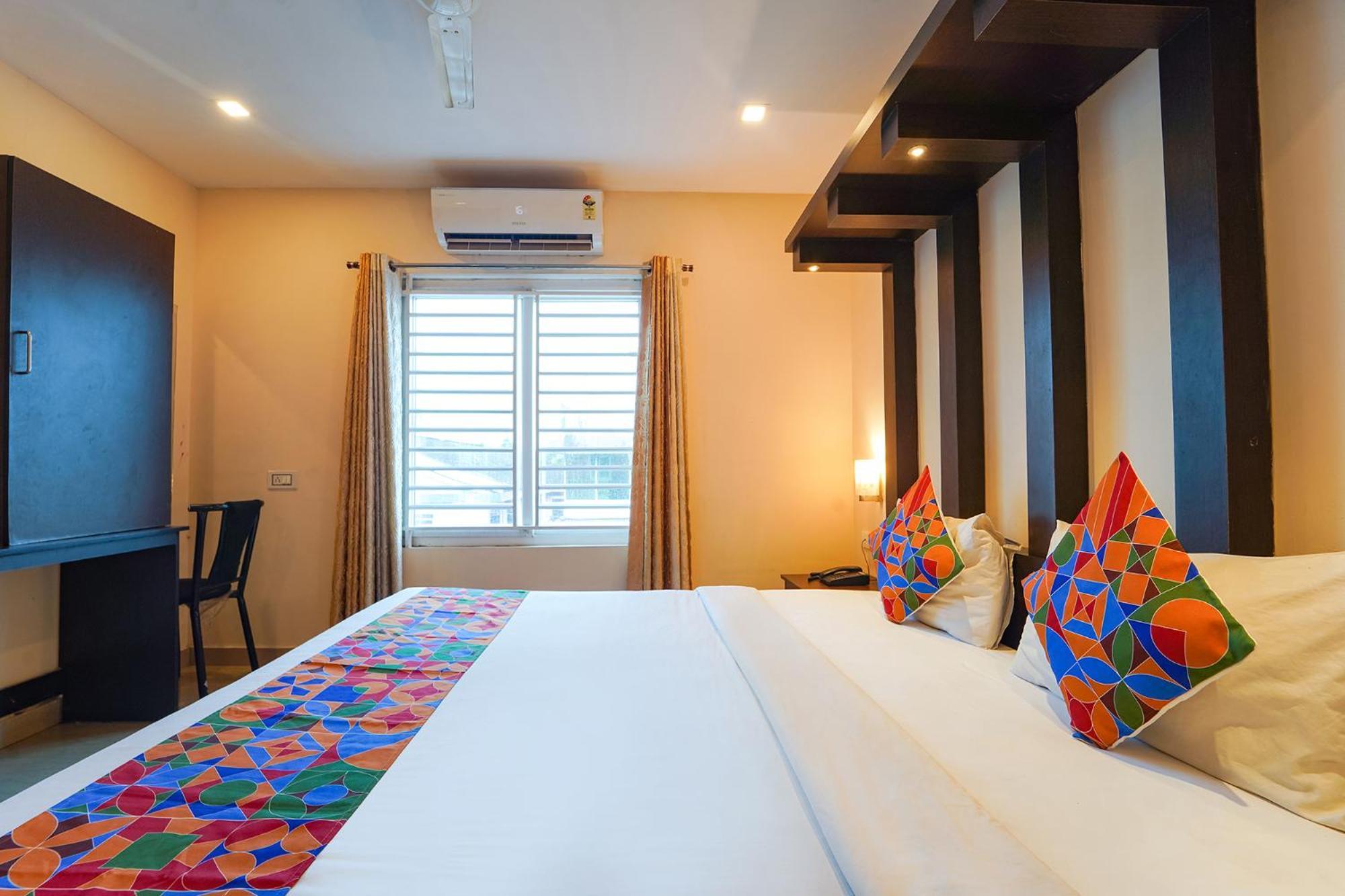 Zion Plaza Hotel Недумбасери Екстериор снимка