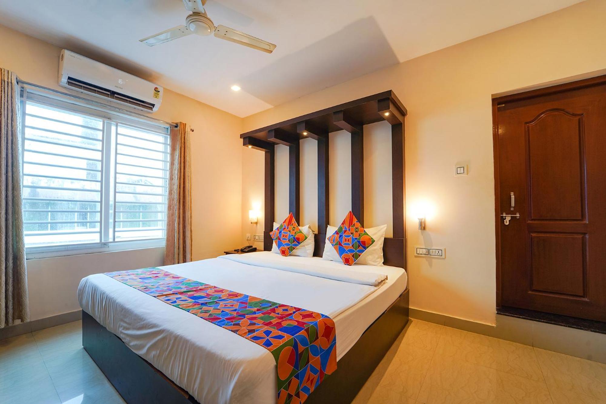 Zion Plaza Hotel Недумбасери Екстериор снимка