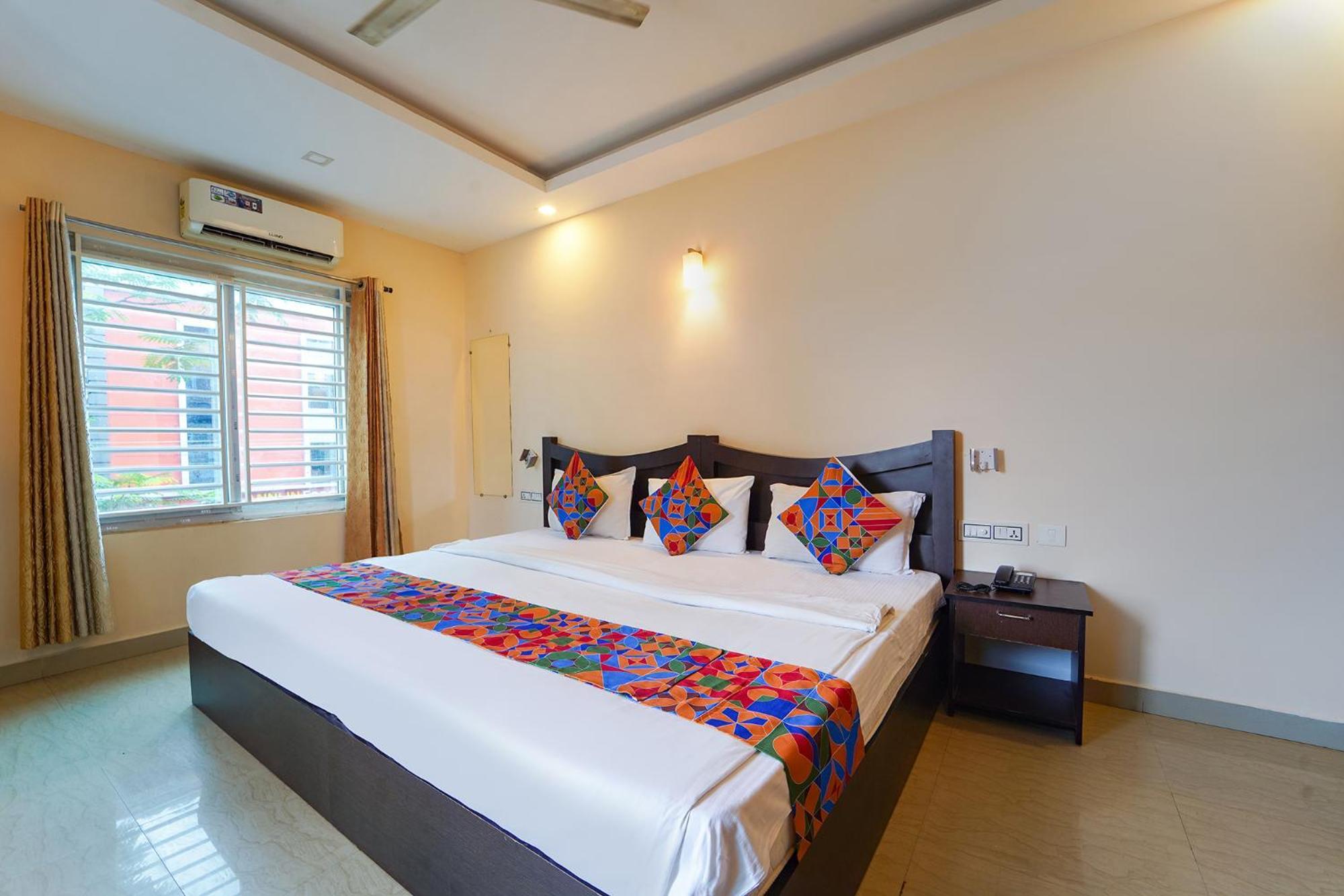 Zion Plaza Hotel Недумбасери Екстериор снимка