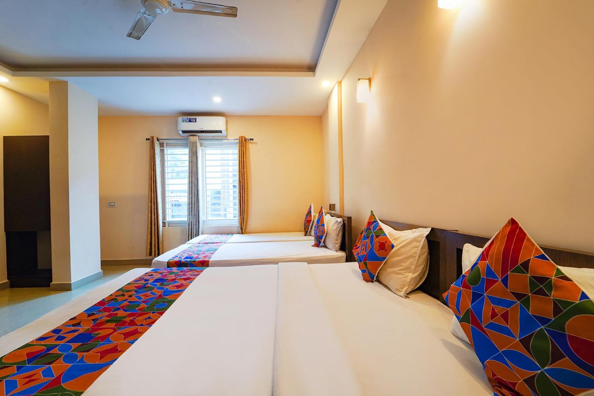 Zion Plaza Hotel Недумбасери Екстериор снимка